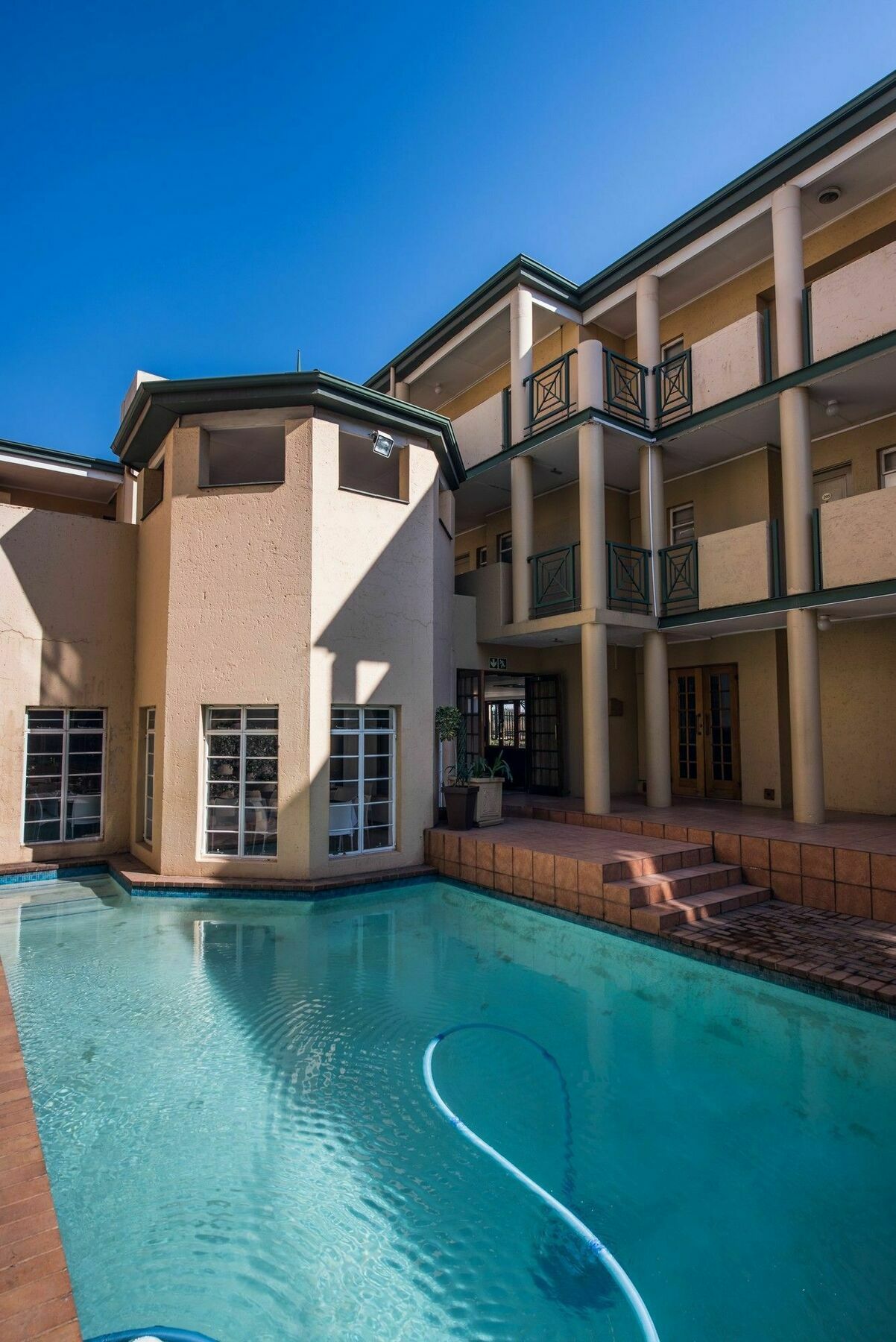 Airport Inn Executive Suites Kempton Park Buitenkant foto
